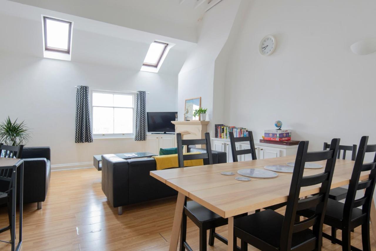 شقة Fantastic 3 Bed Brighton House- Sleeps 6- Superfast Wifi And Garage المظهر الخارجي الصورة