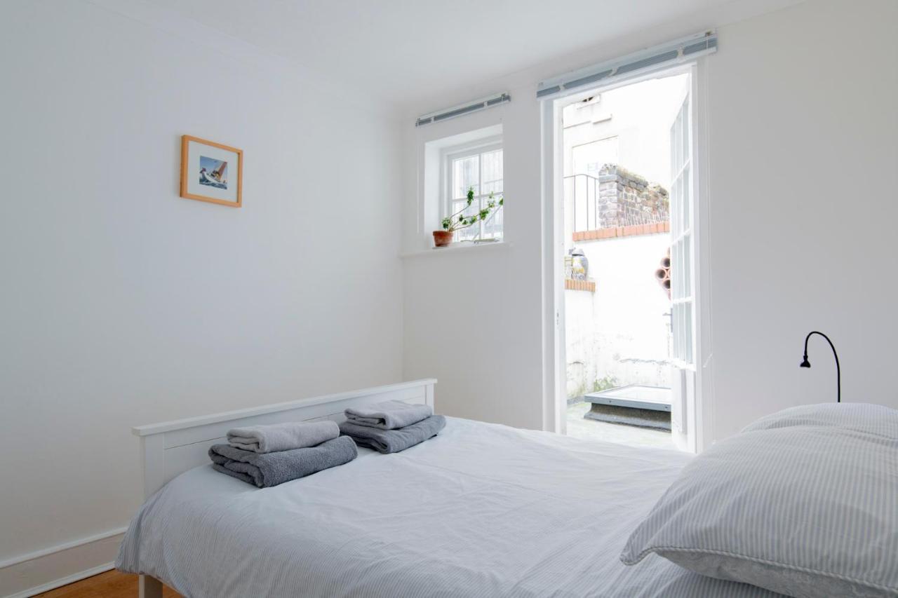 شقة Fantastic 3 Bed Brighton House- Sleeps 6- Superfast Wifi And Garage المظهر الخارجي الصورة