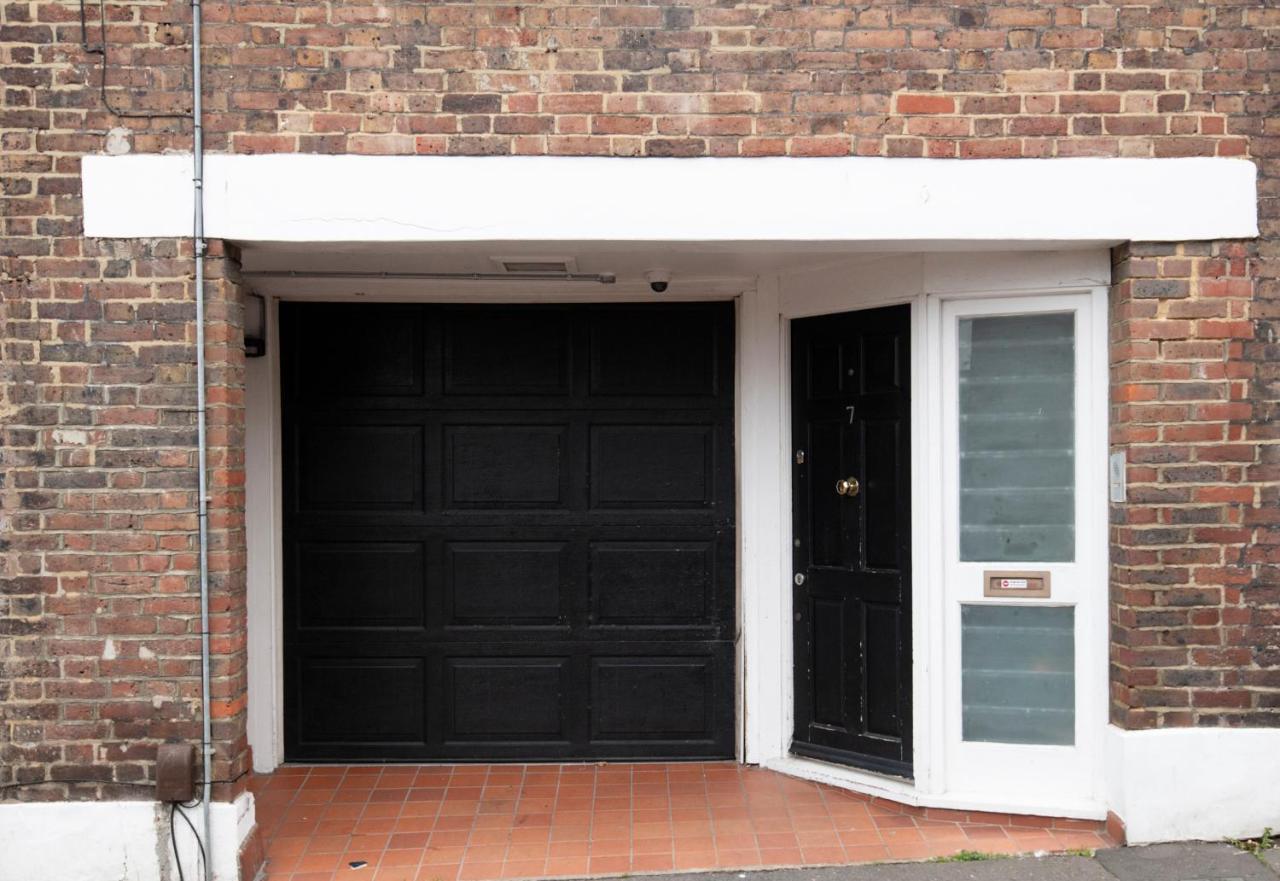 شقة Fantastic 3 Bed Brighton House- Sleeps 6- Superfast Wifi And Garage المظهر الخارجي الصورة